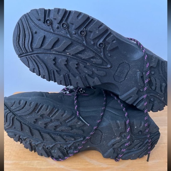 Women’s Winter Boots - Picture 3 of 5